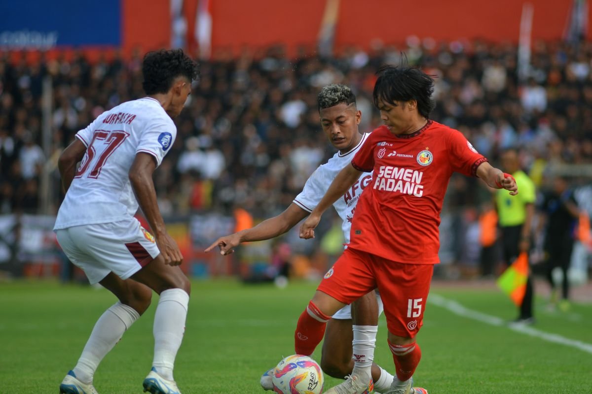 Semen Padang Belum Aman: Hasil Imbang 1-1 Melawan Persik