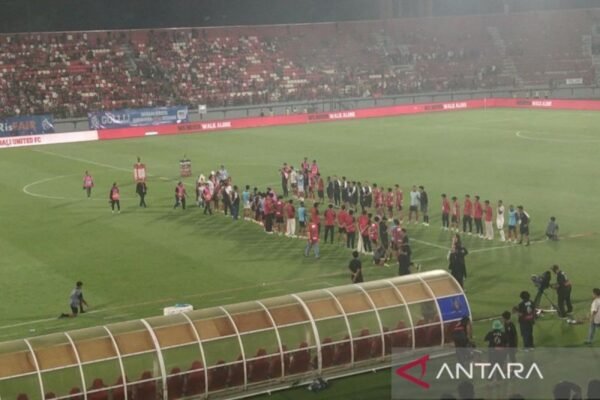Perpisahan Bali United dengan Stefano Cugurra: Menghargai Pengabdian dan Kenangan Bersama