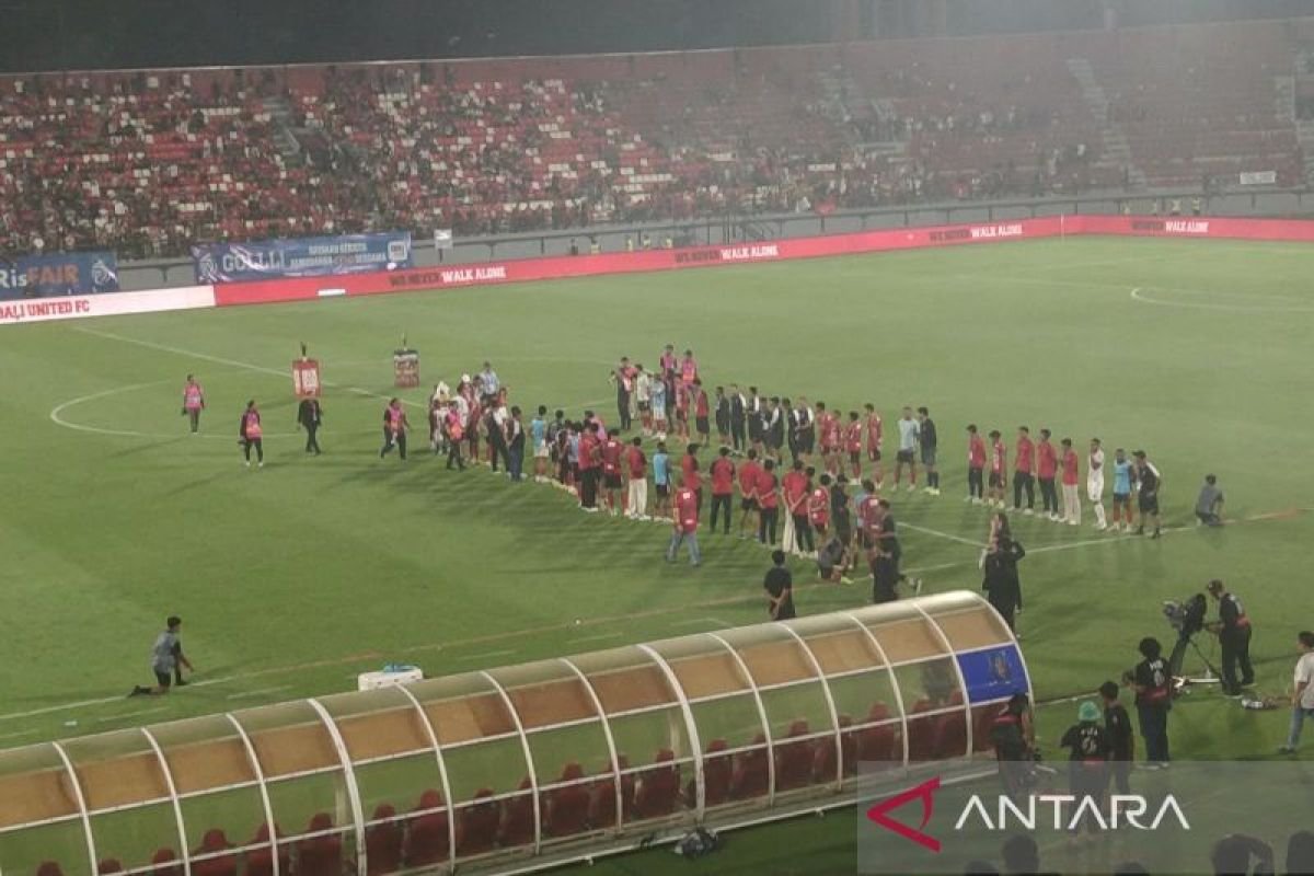 Perpisahan Bali United dengan Stefano Cugurra: Menghargai Pengabdian dan Kenangan Bersama
