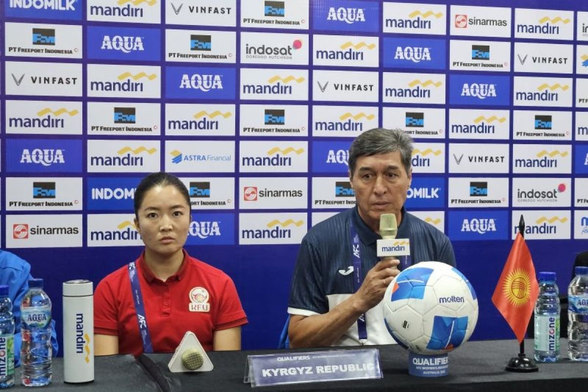 Tentu! Berikut beberapa alternatif judul untuk "Kirgistan Siap Kejutkan Grup D Kualifikasi Piala Asia Putri":

1. "Kirgistan Siapkan Kejutan di Grup D Kualifikasi Piala Asia Putri"
2. "Kirgistan: Tim Kuda Hitam di Grup D Kualifikasi Piala Asia Putri"
3. "Kirgistan Bersiap Tampilkan Kejutan di Grup D Piala Asia Putri"
4. "Kirgistan Ingin Guncang Grup D Kualifikasi Piala Asia Putri"
5. "Kirgistan Targetkan Kejutan di Kualifikasi Piala Asia Putri Grup D"

Silakan pilih atau sesuaikan sesuai kebutuhan!
