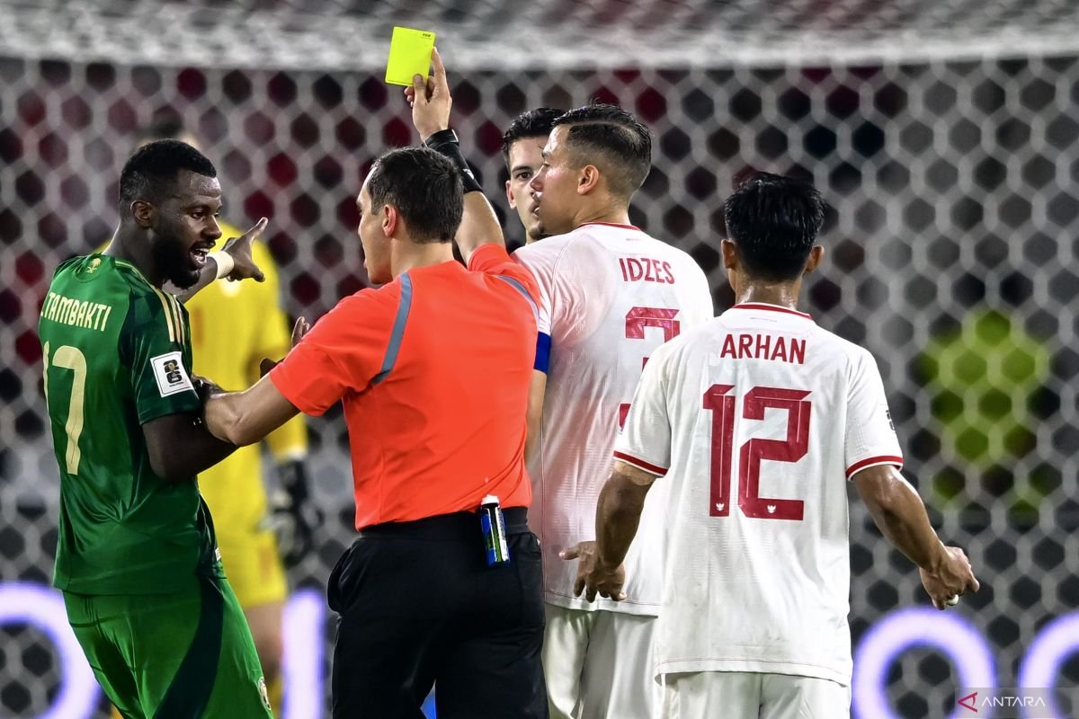 Berikut adalah beberapa alternatif judul untuk "Komentar Patrick Kluivert tentang Wasit Laga Indonesia vs Arab Saudi":

1. "Pendapat Patrick Kluivert Mengenai Kinerja Wasit dalam Pertandingan Indonesia vs Arab Saudi"
2. "Patrick Kluivert Beri Tanggapan Cerdas tentang Wasit Laga Indonesia dan Arab Saudi"
3. "Reaksi Patrick Kluivert Terhadap Keputusan Wasit di Laga Indonesia vs Arab Saudi"
4. "Patrick Kluivert Ungkap Pandangannya tentang Wasit dalam Pertandingan Indonesia vs Arab Saudi"
5. "Analisis Patrick Kluivert: Wasit dan Kontroversi di Laga Indonesia vs Arab Saudi"

Silakan pilih yang paling sesuai atau gunakan sebagai inspirasi!